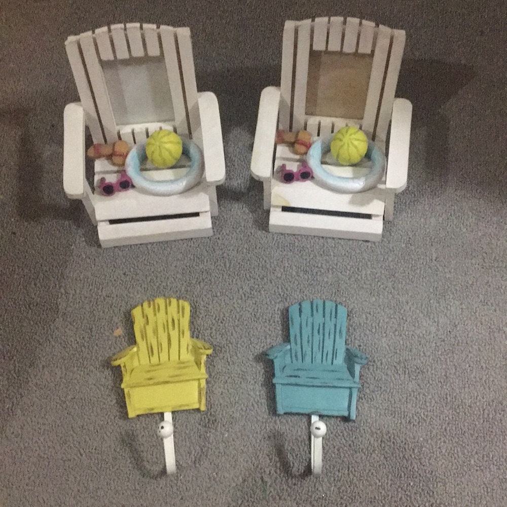 Beach theme frames and hooks